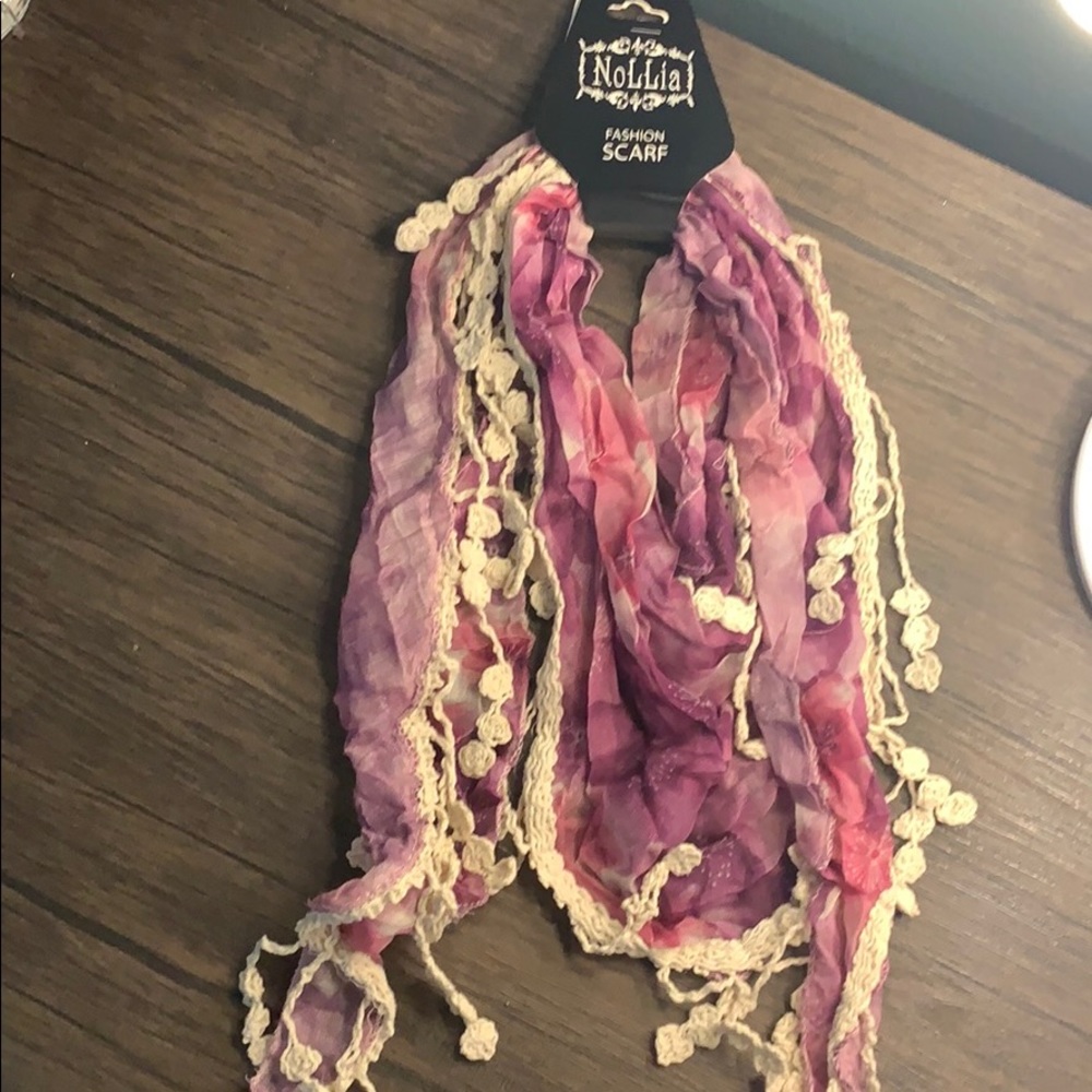 Nollia scarf